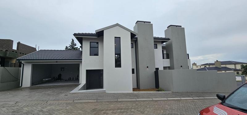 3 Bedroom Property for Sale in Country Club Western Cape